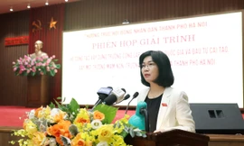 Bà Phùng Thị Hồng Hà, Phó Chủ tịch HĐND TP. Hà Nội phát biểu khai mạc phiên họp giải trình