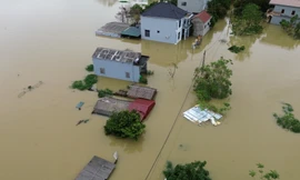 Cận cảnh các 'ốc đảo' ở vùng ngập sâu Chương Mỹ