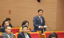 Đại biểu đặt câu hỏi với lãnh đạo thành phố