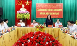 Các đại biểu thảo luận tại hội nghị