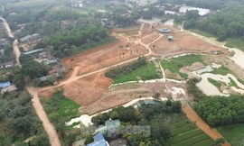 Ngang nhiên chiếm hàng chục nghìn m2 đất ở Hà Nội: Bài 1 - Cầm 'song đao' dọa cán bộ