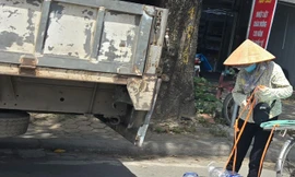Hà Nội: Mưu sinh trong ngày nắng nóng 40 độ C