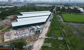 Nhiều nhà xưởng 'mọc' trên gần 28.000 m2 đất quy hoạch tại huyện Hoài Đức
