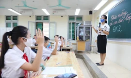 Một tiết học của cô và trò trường THCS Trưng Vương, quận Hoàn Kiếm, Hà Nội. 