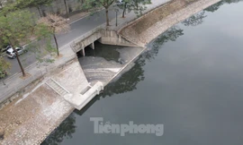 Hà Nội: Nhiều cống xả chưa được tách nước thải vẫn đổ xuống sông Tô Lịch