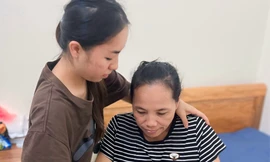 Lễ Vu Lan 2024: Xúc động câu chuyện con gái hiếu thảo chăm sóc mẹ ung thư dạ dày