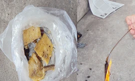 Mua phải cá khô đốt cháy như cao su