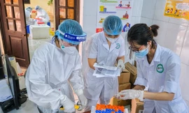 Ngày 19/5, bệnh nhân COVID-19 nặng tăng, ca thở máy cao gấp đôi sau 24 giờ