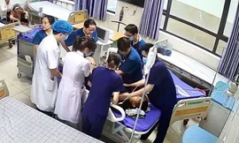 Bộ Y tế vào cuộc vụ bác sĩ bị người nhà bệnh nhân hành hung khi đang cấp cứu 