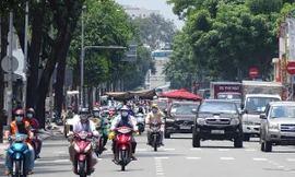 Số ca mắc COVID-19 tăng nhanh, vùng xanh tụt giảm