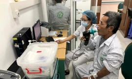 Đo chức năng hô hấp cho bệnh nhân bị Phổi tắc nghẽn mãn tính tại BV Bạch Mai