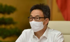 Phó Thủ tướng Vũ Đức Đam chủ trì cuộc họp chiều 13/8. Ảnh: Đình Nam