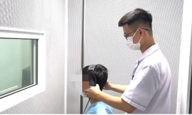 Tắm đêm thường xuyên, nam thanh niên suýt mất thính lực vĩnh viễn