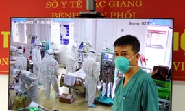 Chuyển ca bệnh nguy kịch mang thai 22 tuần từ Bắc Giang đến BV Bệnh Nhiệt đới T.Ư