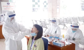 Bộ trưởng Bộ Y tế: Yêu cầu các địa phương đặt phòng chống dịch COVID-19 lên mức cao nhất