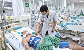 Kì tích 30 phút cứu sống bệnh nhân ngừng tim do điện giật