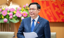 Chủ tịch Quốc hội: Đãi ngộ phù hợp với cán bộ y tế khi cải cách tiền lương