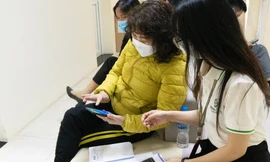 Hỗ trợ người dân đăng ký thủ tục khám bệnh không giấy tờ