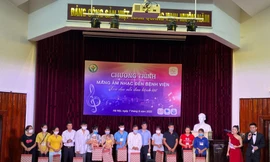 Mang âm nhạc tới bệnh viện - xoa dịu nỗi đau bệnh tật