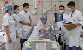 9 tiếng phẫu thuật ca bệnh hiếm gặp trên thế giới