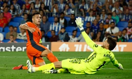 Đội trưởng Lautaro nổ súng giúp Inter hòa Sociedad ở trận lượt đi.