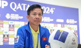 HLV Hoàng Anh Tuấn trả lời họp báo sau trận đấu,