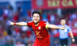 Đinh Thanh Trung lập siêu phẩm