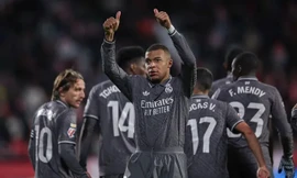 Mbappe ăn mừng bàn thắng.