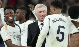Niềm vui của các cầu thủ Real Madrid và HLV Carlo Ancelotti.
