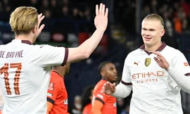 Haaland và De Bruyne tỏa sáng giúp Man City đè bẹp Luton Town.