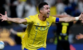 Ronaldo ăn mừng bàn thắng.