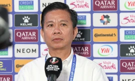 HLV Hoàng Anh Tuấn.