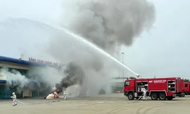 Tình huống chống khủng bố tại Sân bay Phú Bài (Huế). Ảnh: Ngọc Văn