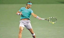 Nadal toả sáng ngày trở lại với mặt sân cứng