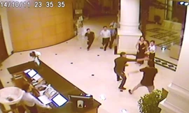 Hình ảnh cuộc hỗn chiến tại sảnh lễ tân khách sạn