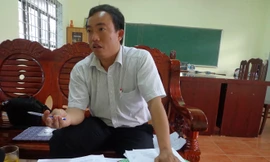 Ông Lê Đức Ánh làm việc với PV