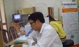 Chính quyền máy móc, dân lãnh đủ