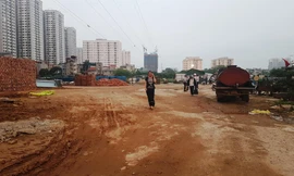 Con đường vẫn ngổn ngang khi đã đến hạn hoàn thành