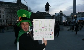 Làm gì để có tiền đi phượt khắp thế giới?