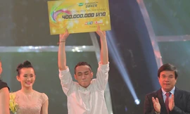 'Hotboy khu ổ chuột': Dùng tiền thưởng chữa bệnh cho bố