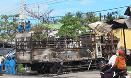 Kho hải sản cháy rụi vào sáng sớm