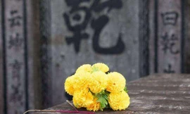 Tảo mộ là tập tục không thể bỏ qua của người Việt trước ngày 30 Tết. Ảnh minh họa.