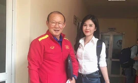 BTV Thu Hoài luôn theo sát HLV Park Hang Seo trong các trận đấu của đội tuyển Việt Nam tại AFF Cup 2018.