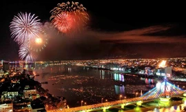 Lễ hội pháo hoa 2017 nâng tầm quy mô từ Cuộc thi thành Lễ hội pháo hoa Quốc tế diễn ra gần 2 tháng. Ảnh: Nhân vật cung cấp.