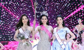 Khoảnh khắc vỡ oà của Trần Tiểu Vy đăng quang Hoa hậu Việt Nam 2018