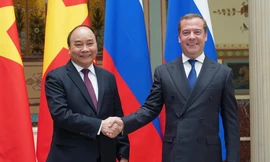 Hình ảnh Thủ tướng Nguyễn Xuân Phúc hội đàm với Thủ tướng Nga Dmitry Medvedev