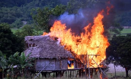Chủ nhà đi vắng, “bà hỏa” thiêu rụi lán trại sản xuất của dân
