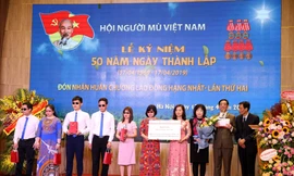 Tặng 1000 điện thoại '9999 hy vọng' giúp người khiếm thị ‘nhìn thấy cả thế giới’