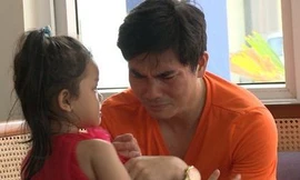 Thành Được bật khóc ngay khi biết bố con diễn viên Hồng Đăng phải ra về.