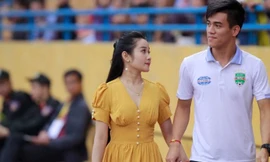 Bạn gái hotgirl của Tiến Linh khoe nhẫn kim cương trong ngày 8/3